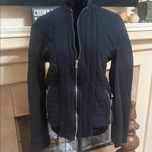 Classic Black Quilted Zip-Front men’s Jacket